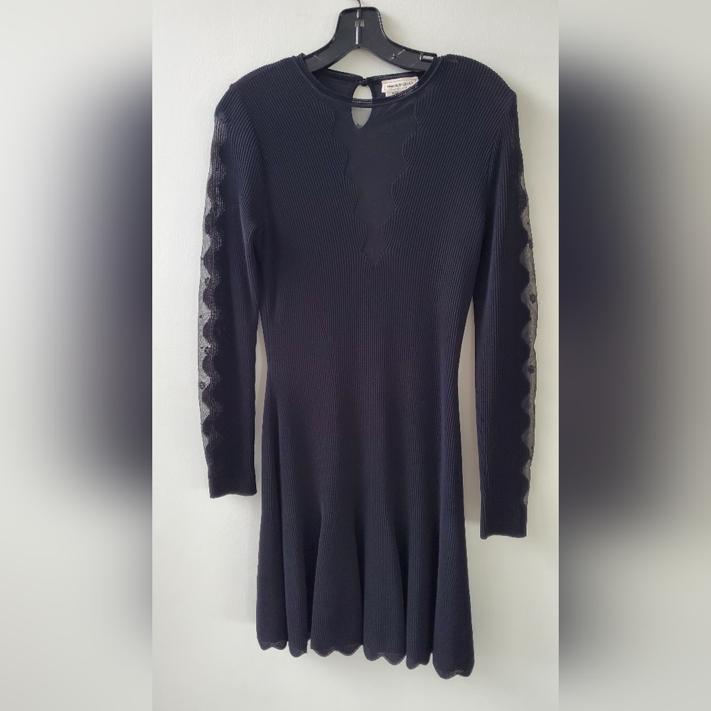 Alexandee Mc Quewn -size 4- A-line-long sleeves- timeless black dress